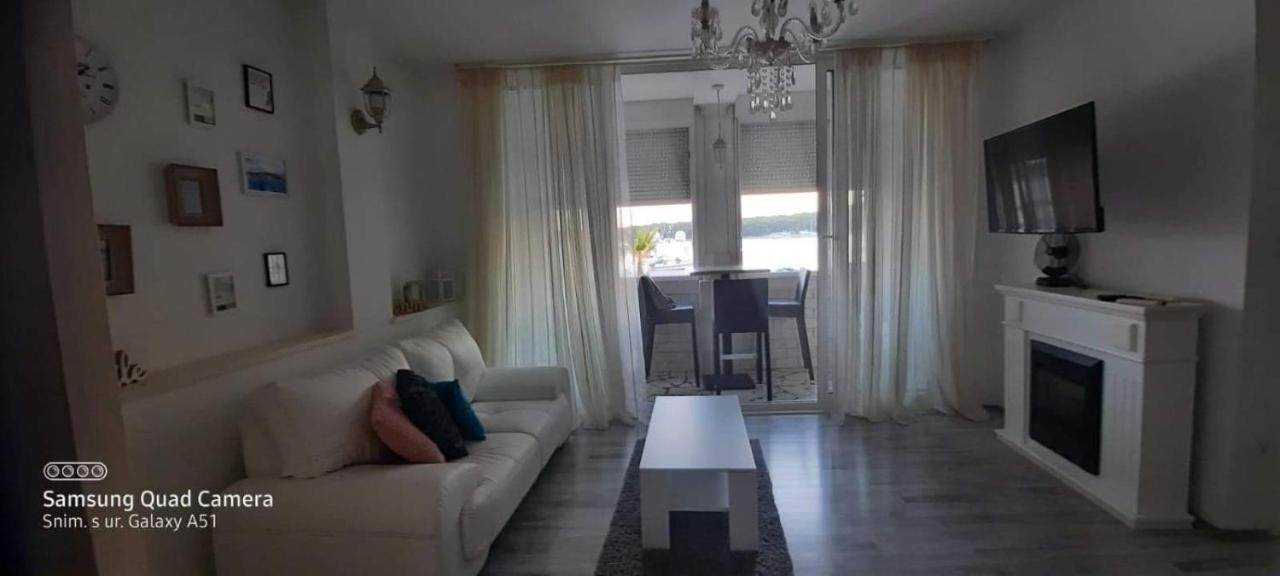 Apartman Cezar2 Рогозница Экстерьер фото